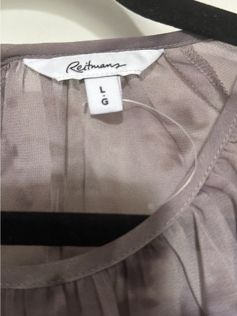 ✨3/$45✨Reitmans Lavender Floral Ruffled Sleeve Blouse - Picture 3 of 5